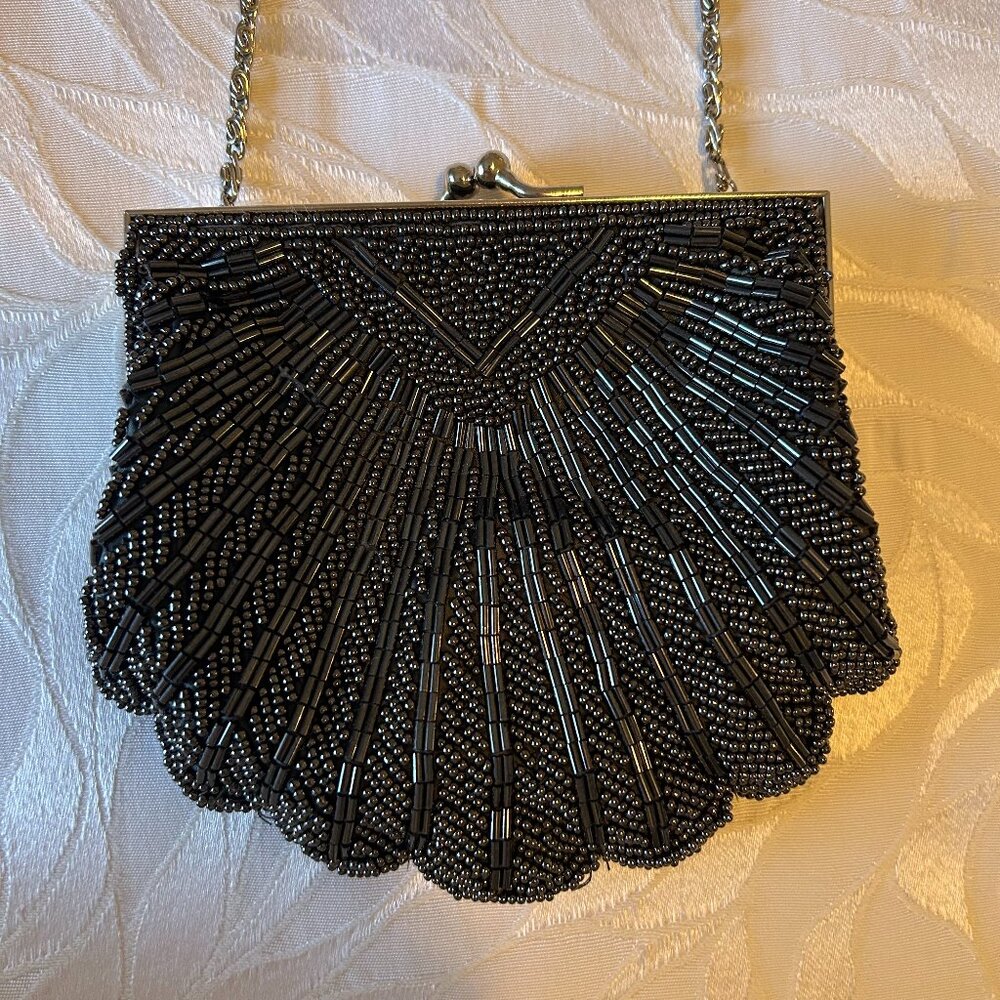 Vintage-Inspired Anthracite Beaded Evening Bag – Scalloped Clutch w/Silver Chain